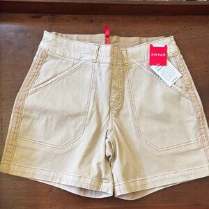 NWT size Small Spanx stretch Twill Short 6”